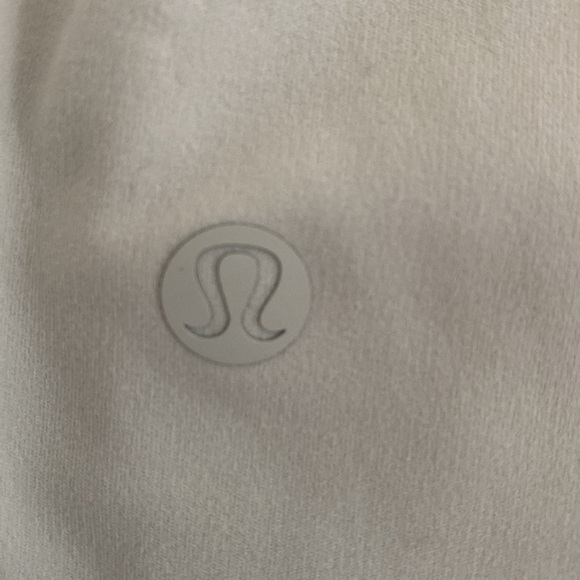 Like new Lululemon top - Picture 4 of 4